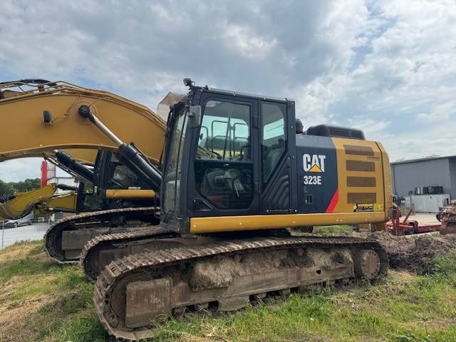 CAT 323 E - Paletli ekskavatör: fotoğraf 1 CAT 323 E - Paletli ekskavatör: fotoğraf 1