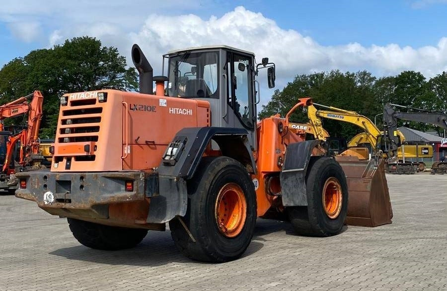 Hitachi LX 210 E  - Tekerlekli yükleyici: fotoğraf 3 Hitachi LX 210 E  - Tekerlekli yükleyici: fotoğraf 3