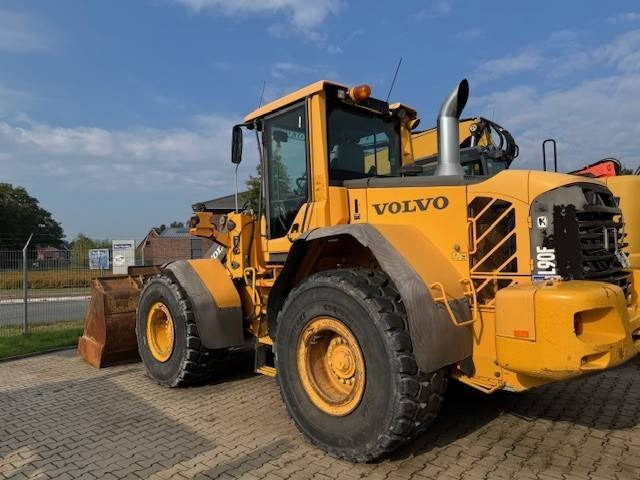 Volvo L 90 F - Tekerlekli yükleyici: fotoğraf 1 Volvo L 90 F - Tekerlekli yükleyici: fotoğraf 1