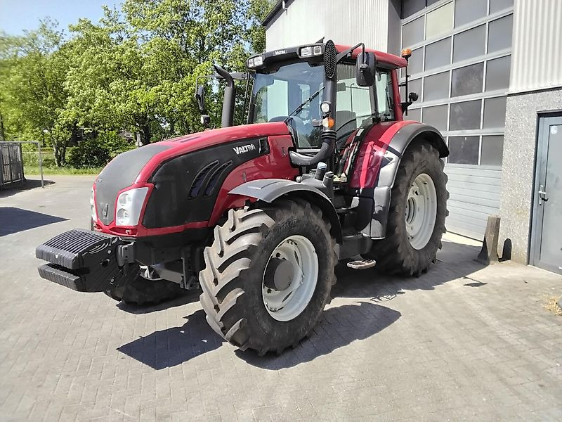 Traktör Valtra T153 Versu: fotoğraf 15 Traktör Valtra T153 Versu: fotoğraf 15