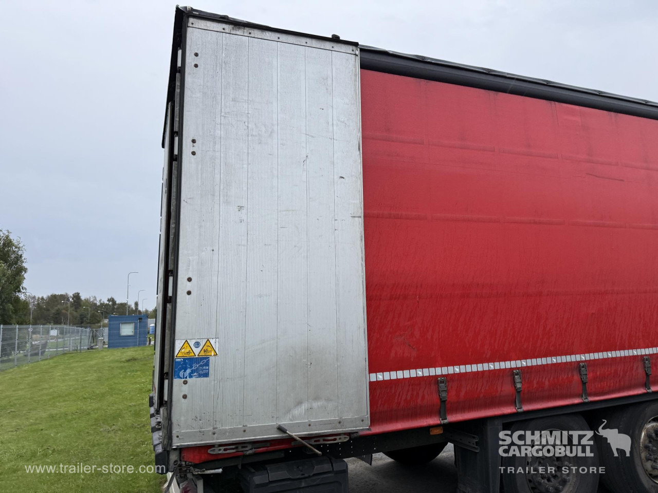 SCHMITZ Curtainsider Standard - Tenteli dorse: fotoğraf 3 SCHMITZ Curtainsider Standard - Tenteli dorse: fotoğraf 3