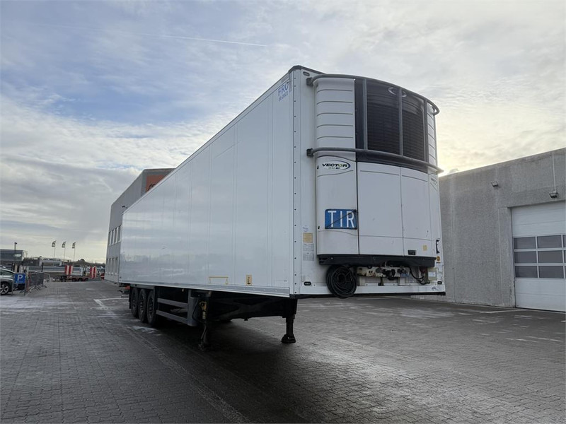 Schmitz Cargobull 33 pl. Dobbelt compartment - Frigorifik dorse: fotoğraf 3 Schmitz Cargobull 33 pl. Dobbelt compartment - Frigorifik dorse: fotoğraf 3