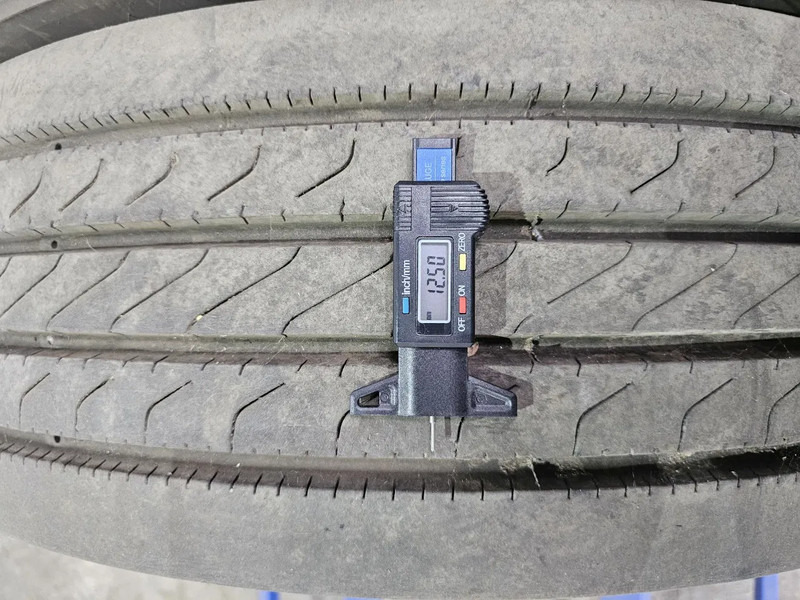 DUNLOP 275/70R22.5 - 12mm profile - Lastik - Kamyon: fotoğraf 2 DUNLOP 275/70R22.5 - 12mm profile - Lastik - Kamyon: fotoğraf 2