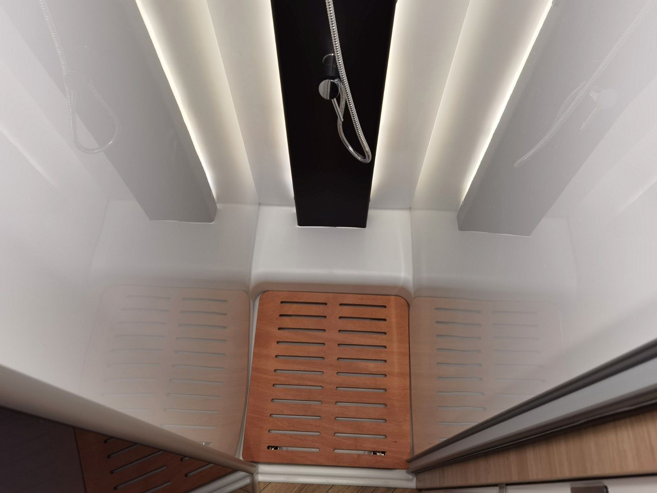 Semi entegre karavan Chausson 650 ETAPE - LINE / 140PS / HUBBETT & RAUMBAD: fotoğraf 21