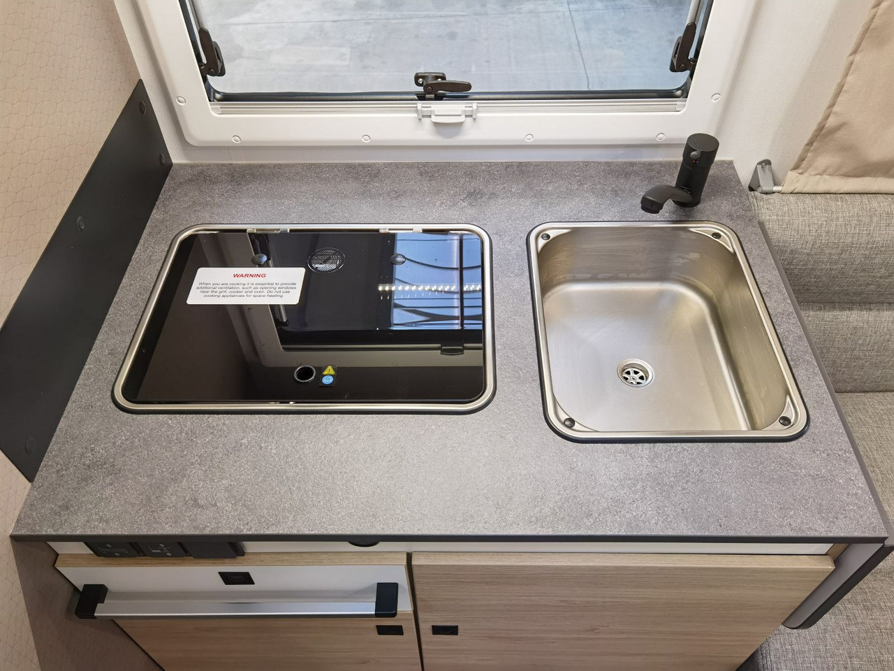 Semi entegre karavan Chausson 650 FIRST LINE /-2025-/ARCTIC-PAKET/XXL- HUBBETT: fotoğraf 11