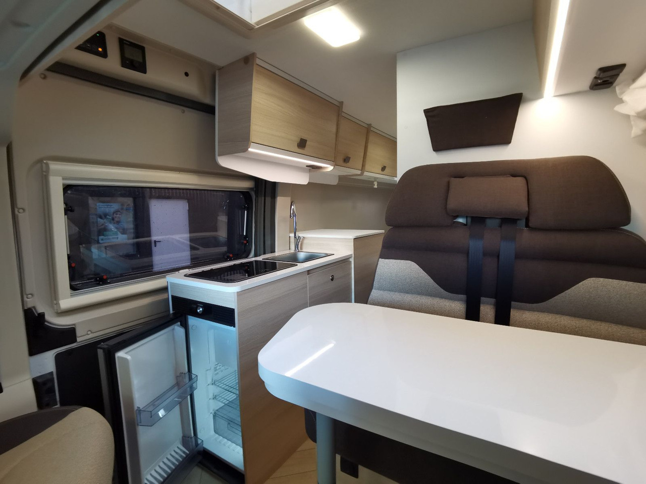 Yeni Camper van Chausson V697 FIRST LINE / -2025- / 140PS / EINZELBETTEN: fotoğraf 12