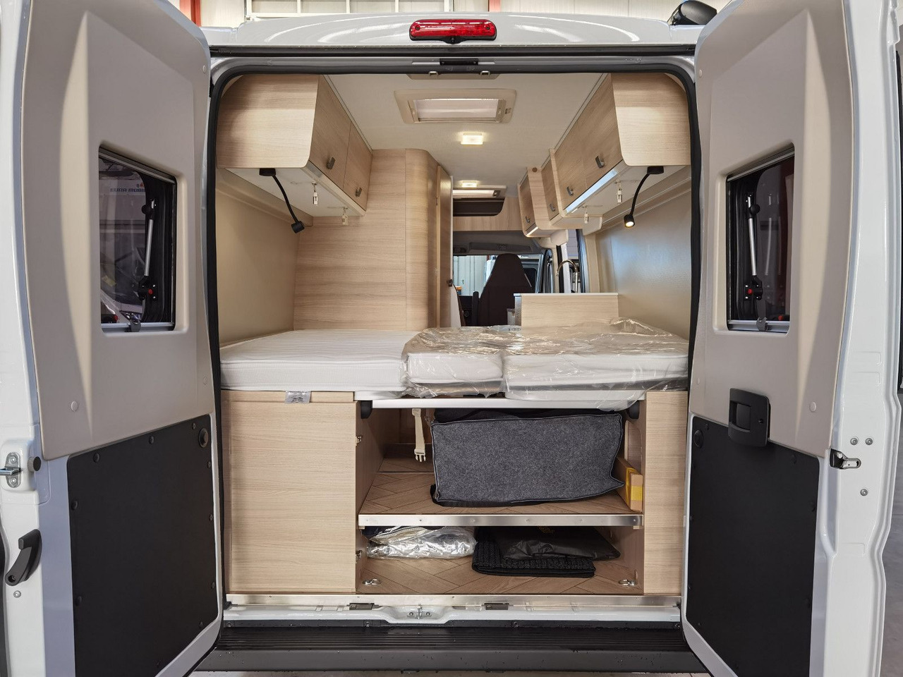 Yeni Camper van Chausson V697 FIRST LINE / -2025- / 140PS / EINZELBETTEN: fotoğraf 8
