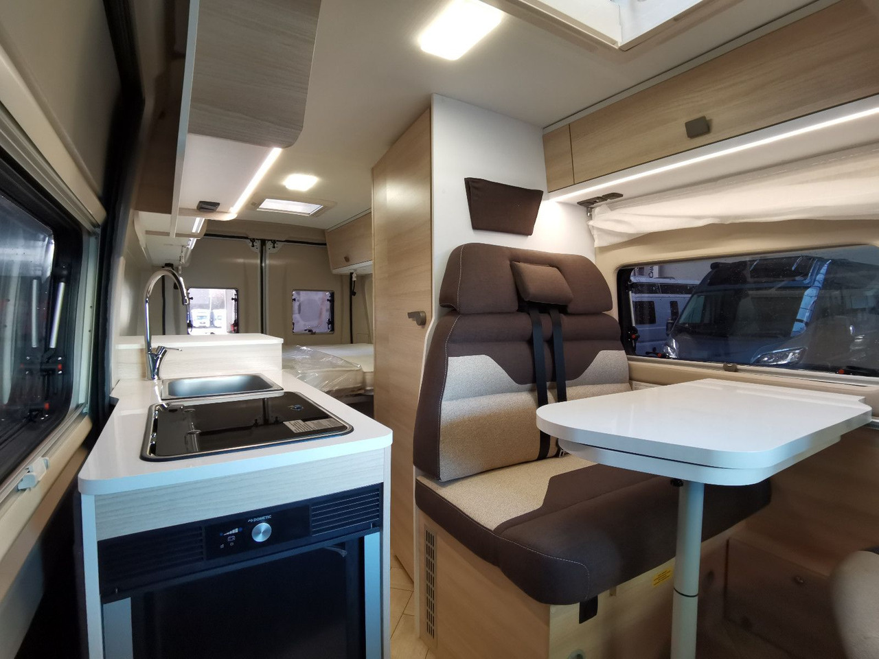 Yeni Camper van Chausson V697 FIRST LINE / -2025- / 140PS / EINZELBETTEN: fotoğraf 10