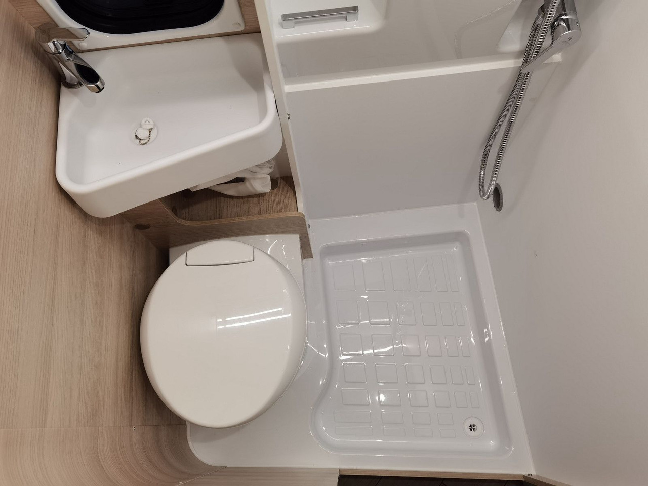 Yeni Camper van Chausson V697 FIRST LINE / -2025- / 140PS / EINZELBETTEN: fotoğraf 17