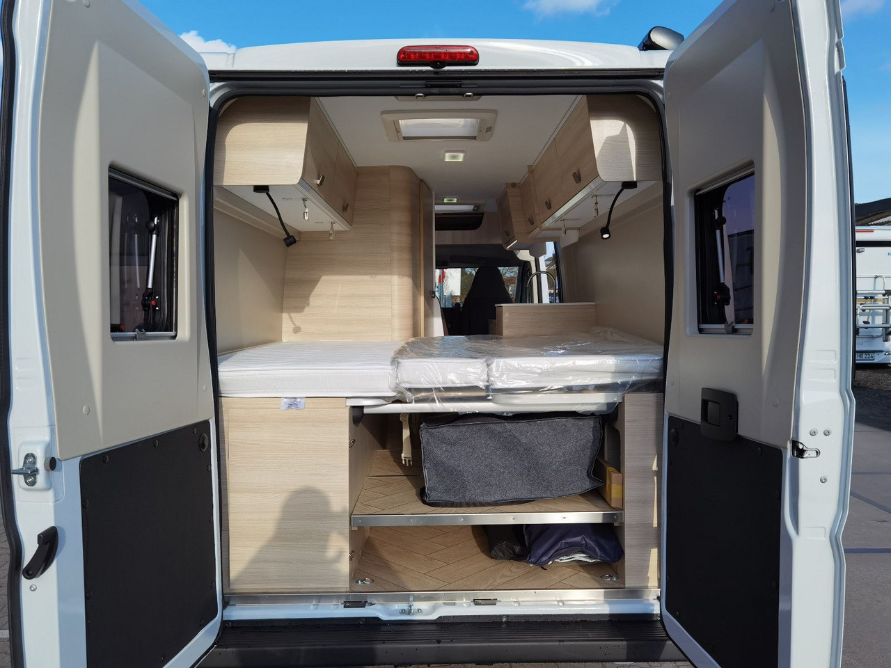 Yeni Camper van Chausson V697 FIRST LINE / - 2025 - /140PS / EINZELBETTEN Chausson V697 FIRST LINE / - 2025 - /140PS / EINZELBETTEN: fotoğraf 8