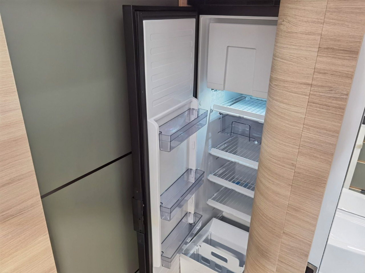 Semi entegre karavan Chausson X 650 EXCLUSIVE LINE / - 2025 - / XXL - HUBBETT: fotoğraf 16
