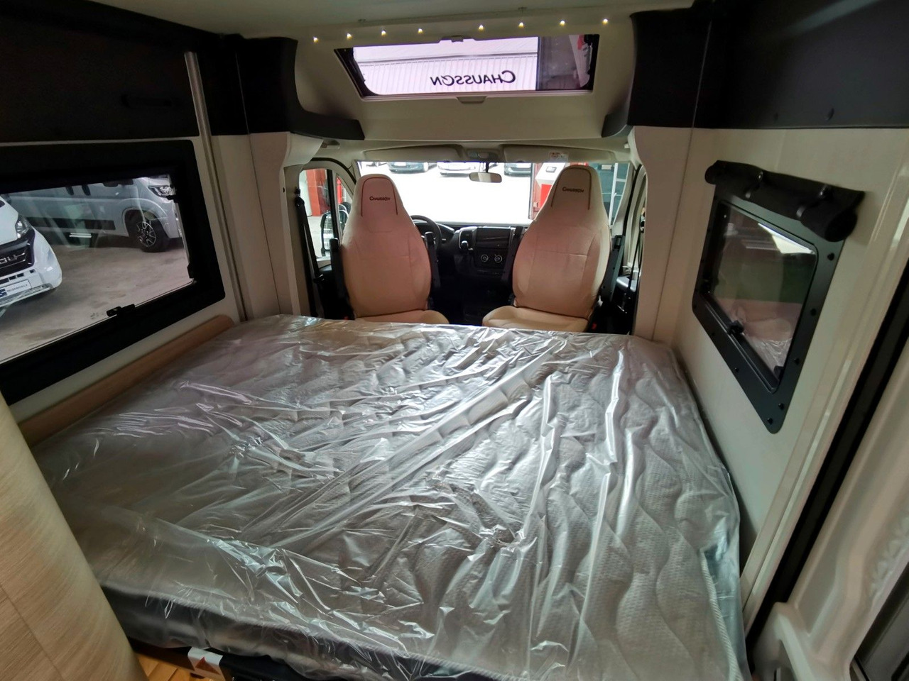 Semi entegre karavan Chausson X 650 EXCLUSIVE LINE / - 2025 - / XXL - HUBBETT: fotoğraf 16