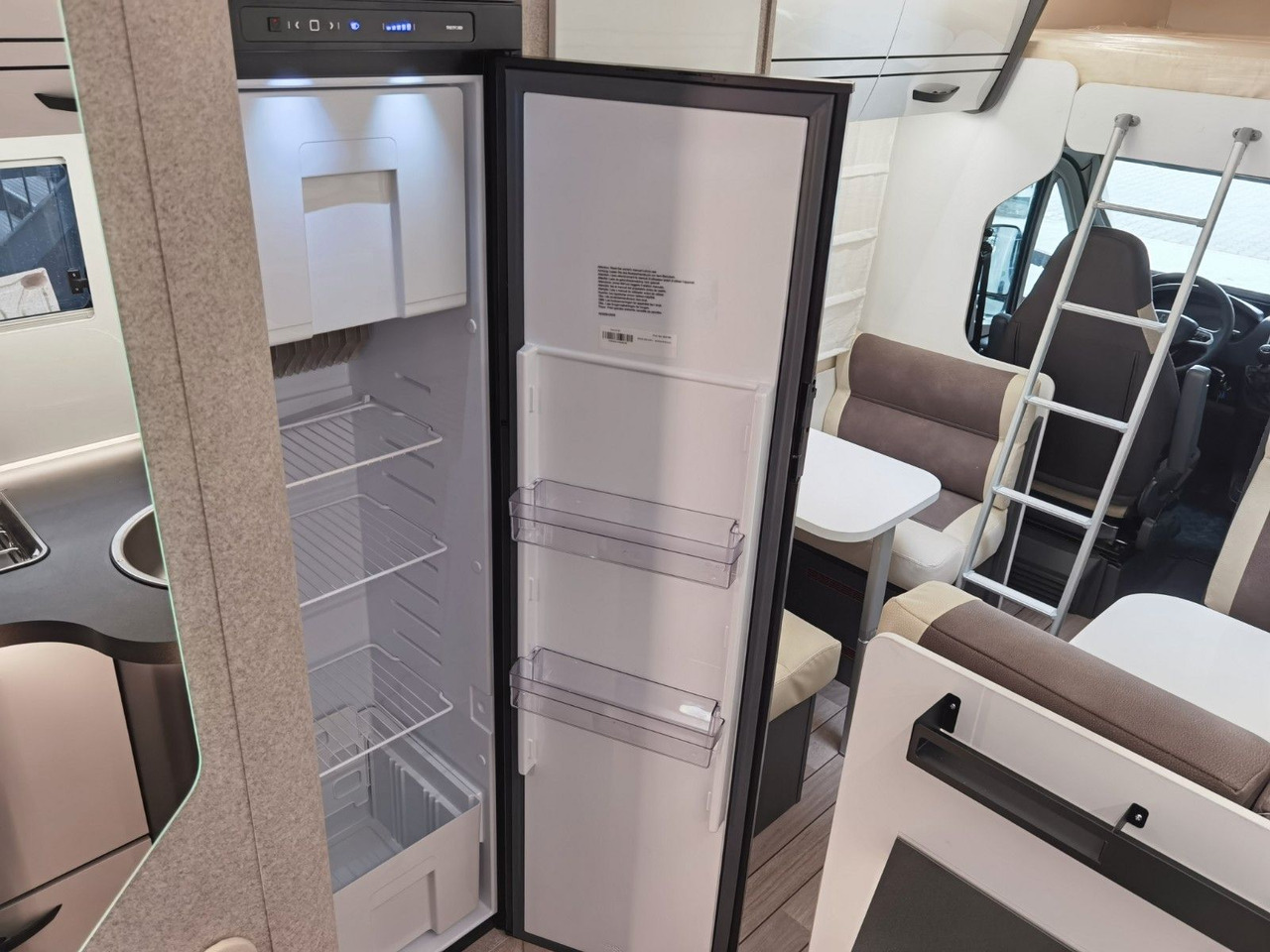 Alkovenli karavan Forster A 699 VB / 140PS / ETAGENBETTEN: fotoğraf 19 Alkovenli karavan Forster A 699 VB / 140PS / ETAGENBETTEN: fotoğraf 19