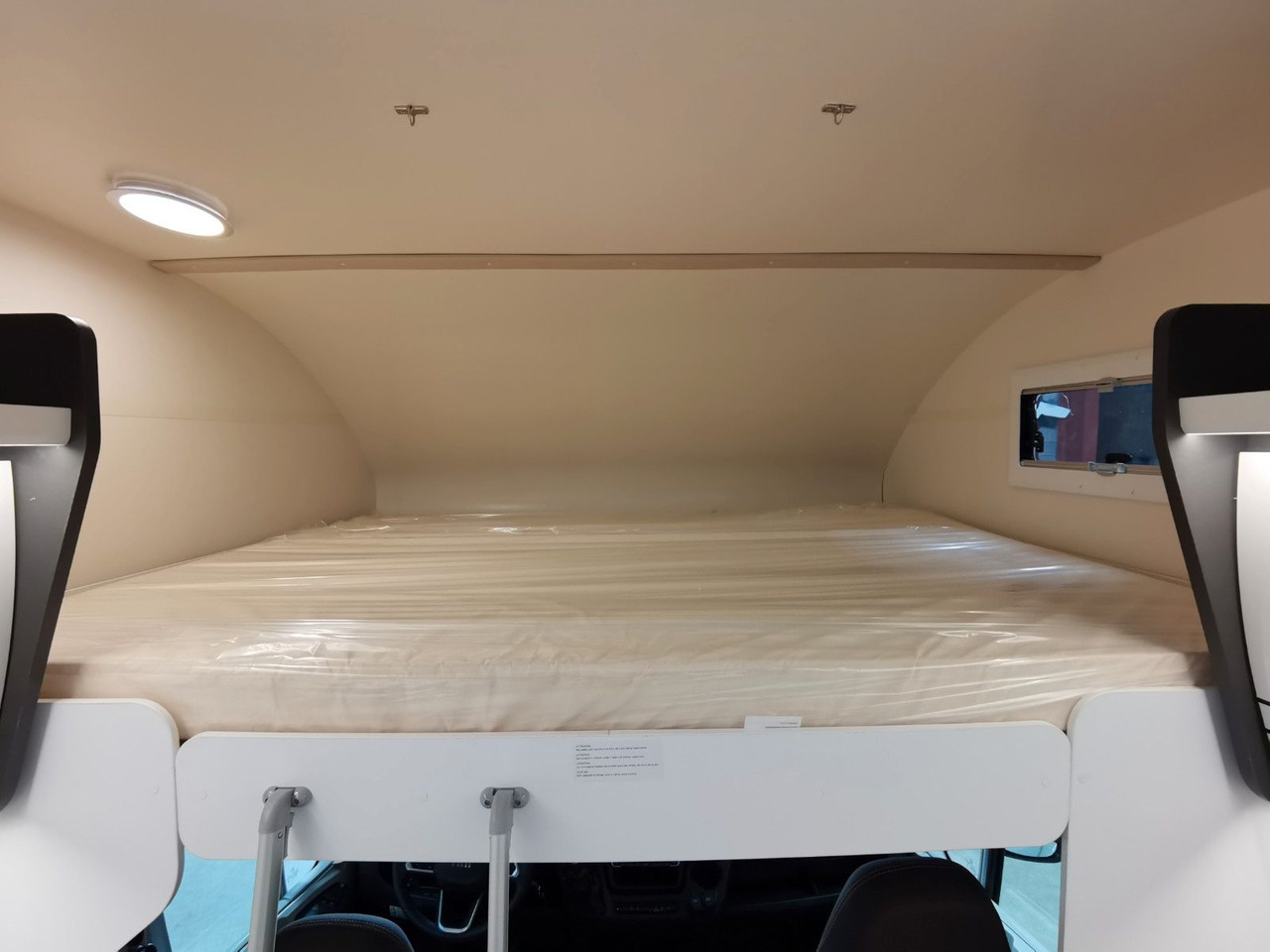 Alkovenli karavan Forster A 699 VB / 140PS / ETAGENBETTEN: fotoğraf 25 Alkovenli karavan Forster A 699 VB / 140PS / ETAGENBETTEN: fotoğraf 25