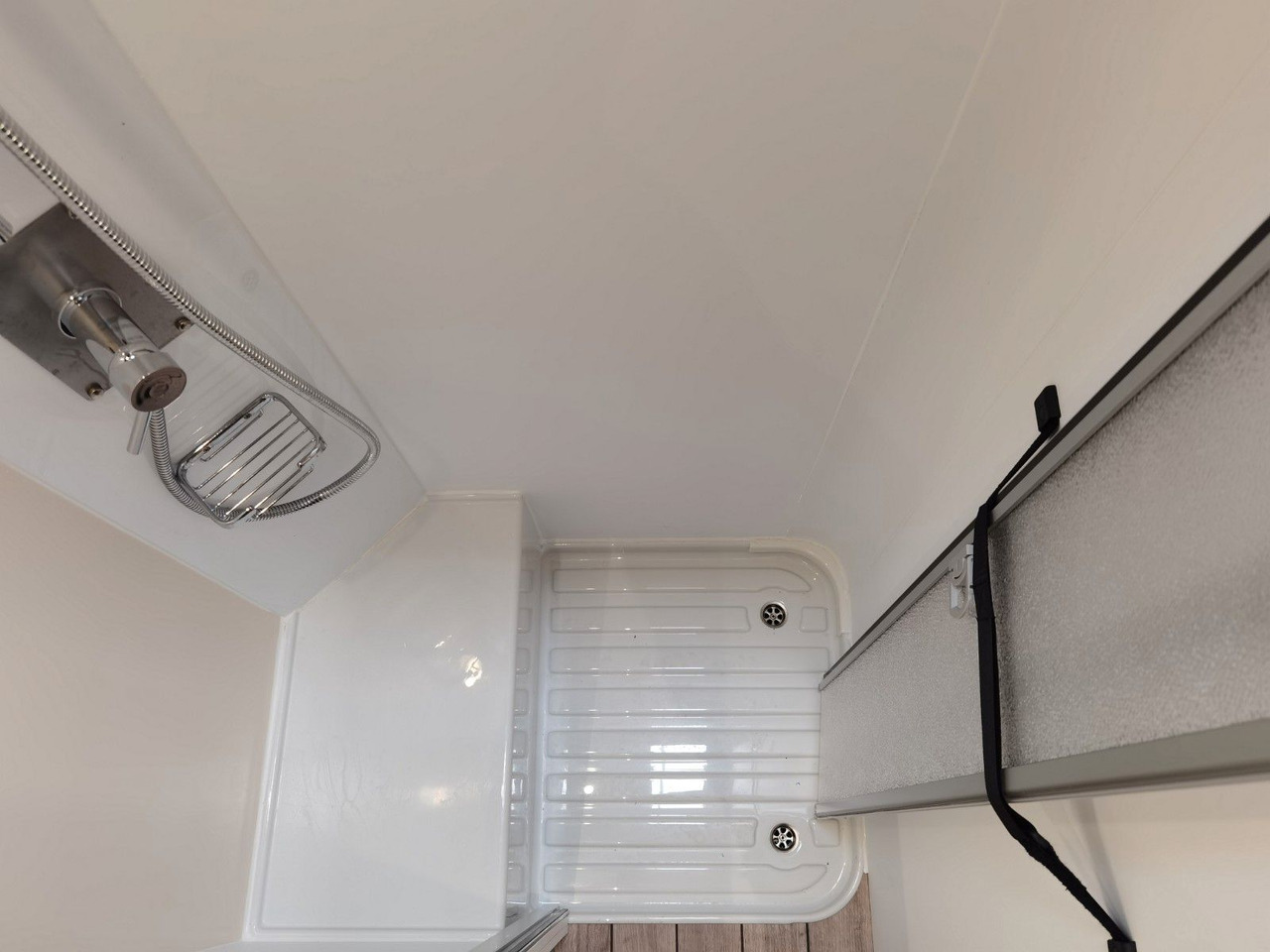 Alkovenli karavan Forster A 699 VB / 140PS / ETAGENBETTEN: fotoğraf 26 Alkovenli karavan Forster A 699 VB / 140PS / ETAGENBETTEN: fotoğraf 26