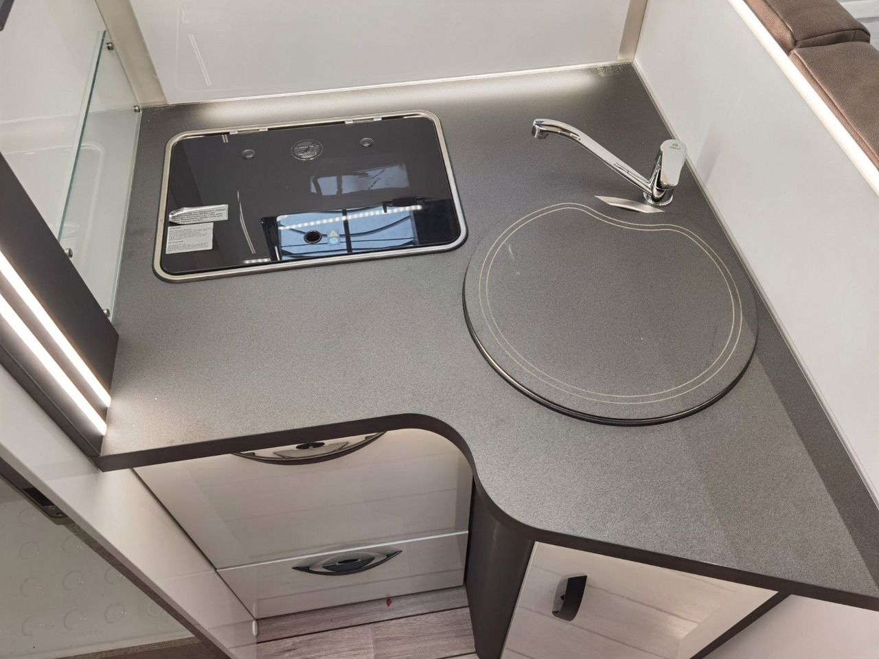 Semi entegre karavan Forster T 745 EB /-2025-/ 140PS / EINZELBETTEN & RAUMBAD: fotoğraf 18