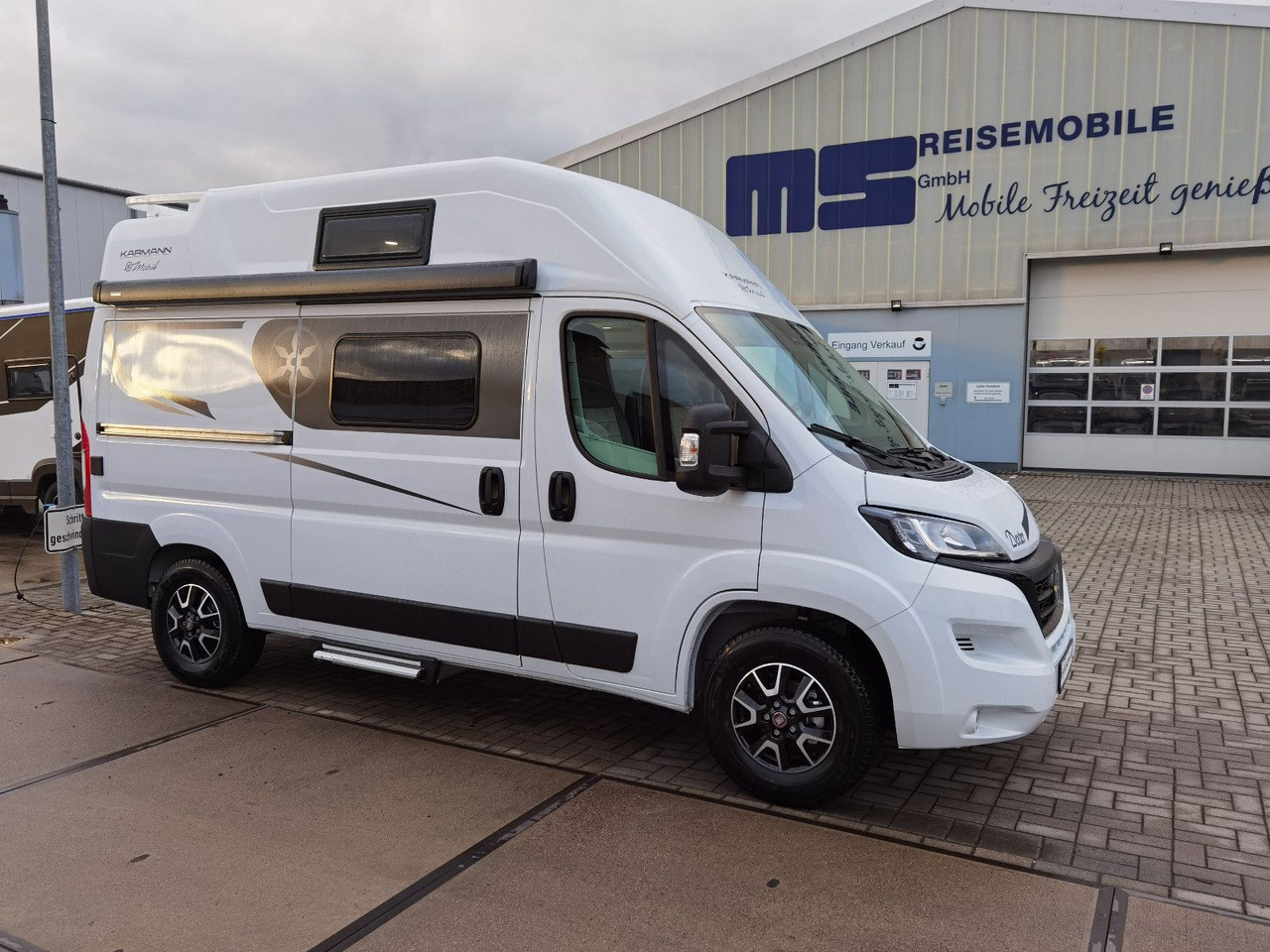 Karmann DEXTER 550 / 140PS / CONCEPT - PAKET & HUBBETT - Camper van: fotoğraf 4 Karmann DEXTER 550 / 140PS / CONCEPT - PAKET & HUBBETT - Camper van: fotoğraf 4