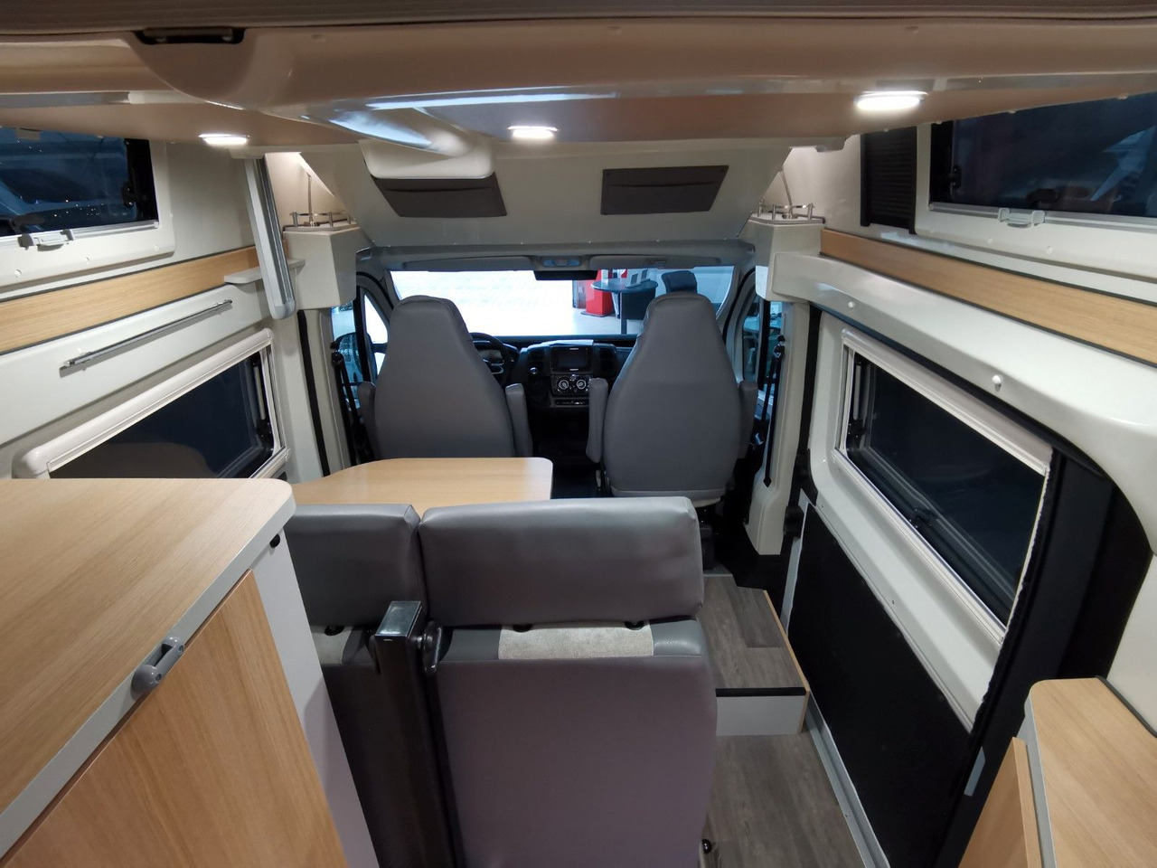 Camper van Karmann DEXTER 550 / 140PS / CONCEPT - PAKET & HUBBETT Karmann DEXTER 550 / 140PS / CONCEPT - PAKET & HUBBETT: fotoğraf 21