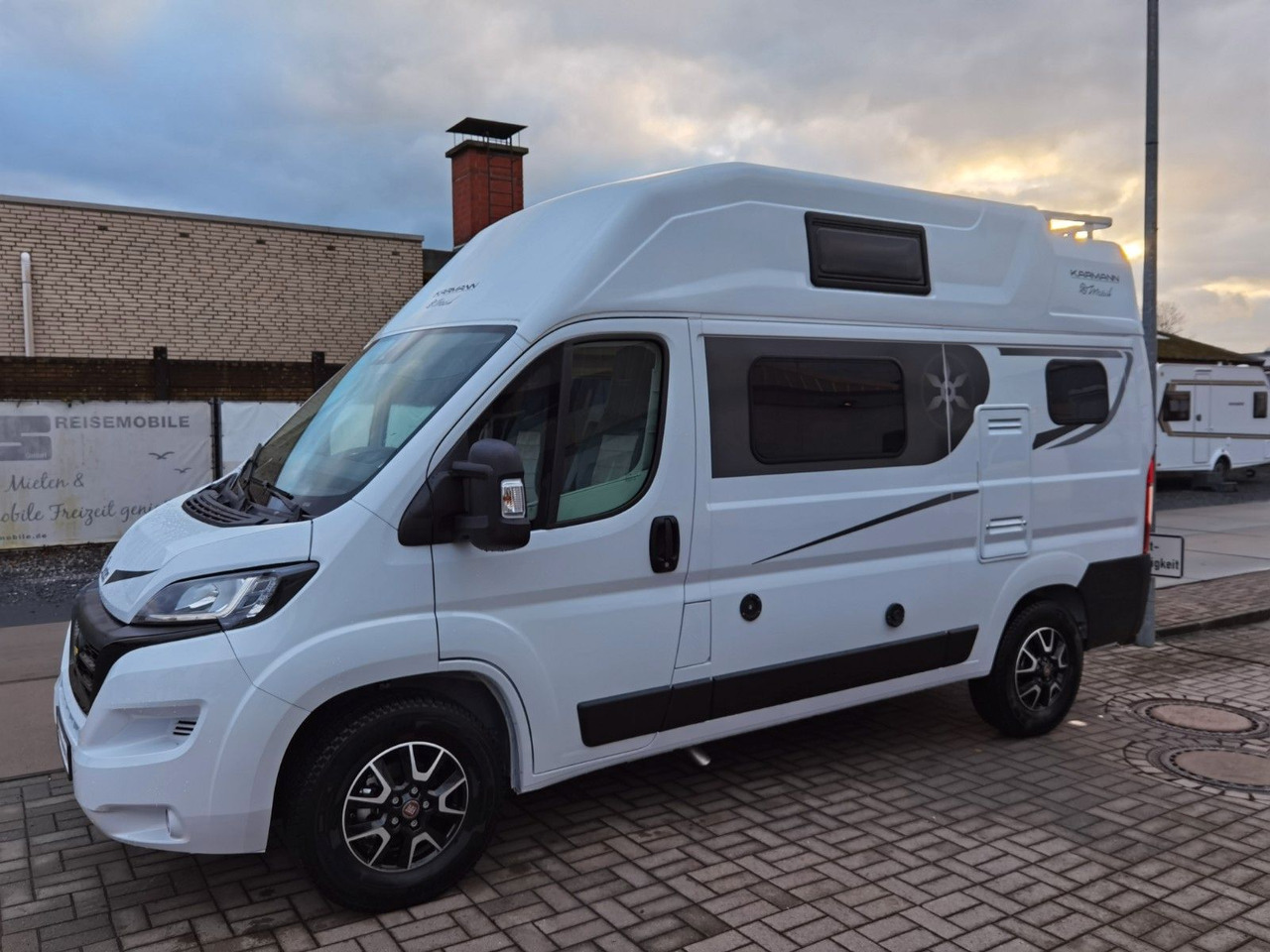 Camper van Karmann DEXTER 550 / 140PS / CONCEPT - PAKET & HUBBETT Karmann DEXTER 550 / 140PS / CONCEPT - PAKET & HUBBETT: fotoğraf 6