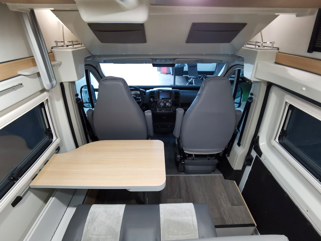 Camper van Karmann DEXTER 550 / 140PS / CONCEPT - PAKET & HUBBETT Karmann DEXTER 550 / 140PS / CONCEPT - PAKET & HUBBETT: fotoğraf 22