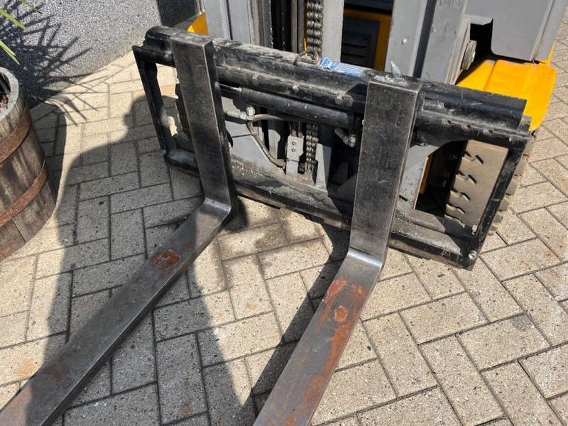 Jungheinrich EFG215 EFG215 triplo460 freelift sideshift 2016 heftruck forklift electrisch - Elektrikli forklift: fotoğraf 5 Jungheinrich EFG215 EFG215 triplo460 freelift sideshift 2016 heftruck forklift electrisch - Elektrikli forklift: fotoğraf 5