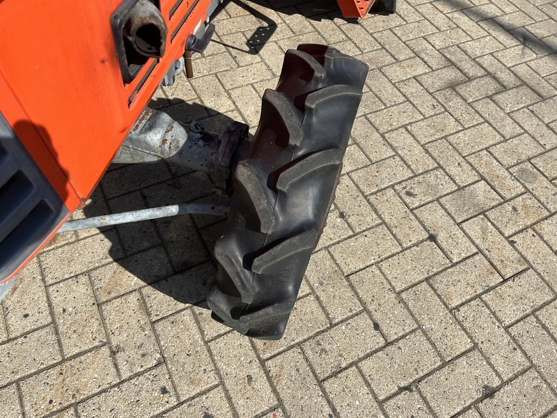 Kubota ZL1 195 D - Küçük traktör: fotoğraf 2 Kubota ZL1 195 D - Küçük traktör: fotoğraf 2