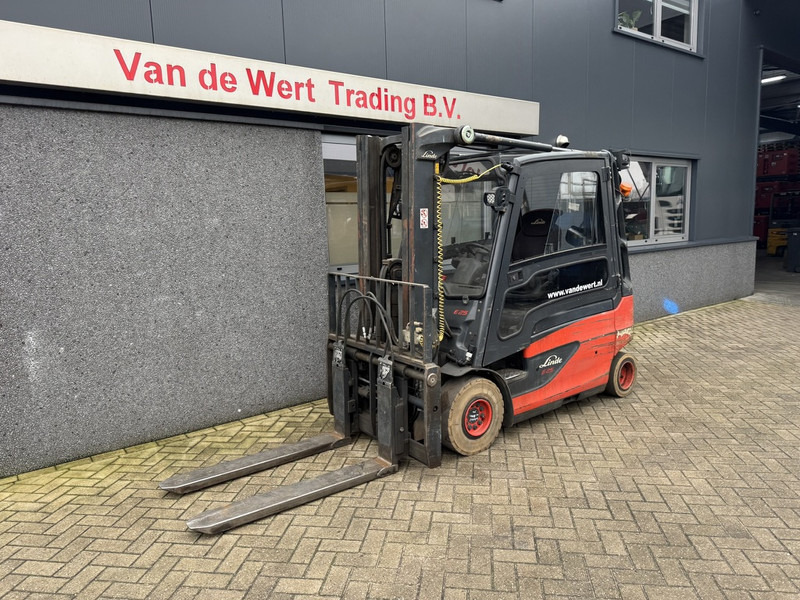 Linde E 25 L - Elektrikli forklift: fotoğraf 3 Linde E 25 L - Elektrikli forklift: fotoğraf 3