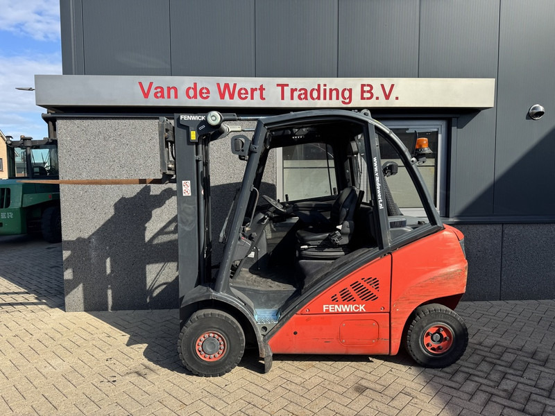 Linde H20D-01 Triplo 470 Freelift / Sideshift 5355UUR VW Diesel 2012 - Dizel forklift: fotoğraf 4 Linde H20D-01 Triplo 470 Freelift / Sideshift 5355UUR VW Diesel 2012 - Dizel forklift: fotoğraf 4