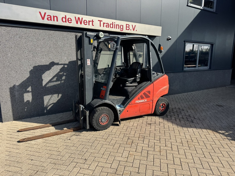 Linde H20D-01 Triplo 470 Freelift / Sideshift 5355UUR VW Diesel 2012 - Dizel forklift: fotoğraf 2 Linde H20D-01 Triplo 470 Freelift / Sideshift 5355UUR VW Diesel 2012 - Dizel forklift: fotoğraf 2