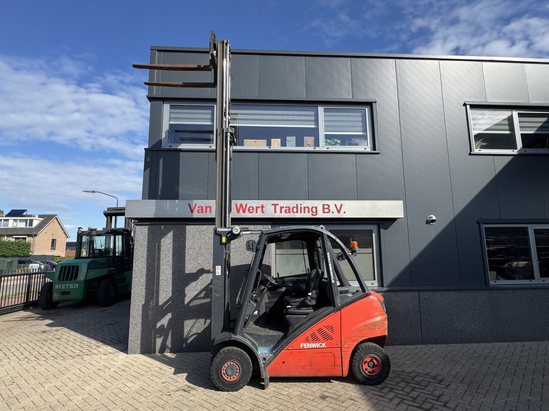 Linde H20D-01 Triplo 470 Freelift / Sideshift 5355UUR VW Diesel 2012 - Dizel forklift: fotoğraf 5 Linde H20D-01 Triplo 470 Freelift / Sideshift 5355UUR VW Diesel 2012 - Dizel forklift: fotoğraf 5