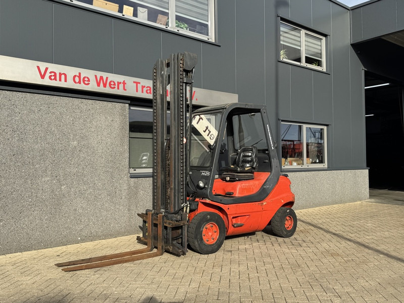 Linde H25D-02 Triplo 640 Freelift / Sideshift / 4e functie Diesel 1995 - Dizel forklift: fotoğraf 2 Linde H25D-02 Triplo 640 Freelift / Sideshift / 4e functie Diesel 1995 - Dizel forklift: fotoğraf 2