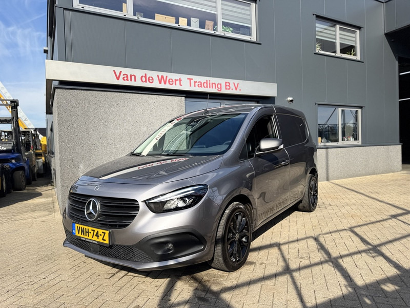 Mercedes-Benz Citan 110 CDI 95PK Diesel 2021 Airco / DAB + / Apple Carplay / Camera / LM Velgen / Cruise control / Navi Zeer Net! - Kapalı kasa kamyonet: fotoğraf 1 Mercedes-Benz Citan 110 CDI 95PK Diesel 2021 Airco / DAB + / Apple Carplay / Camera / LM Velgen / Cruise control / Navi Zeer Net! - Kapalı kasa kamyonet: fotoğraf 1