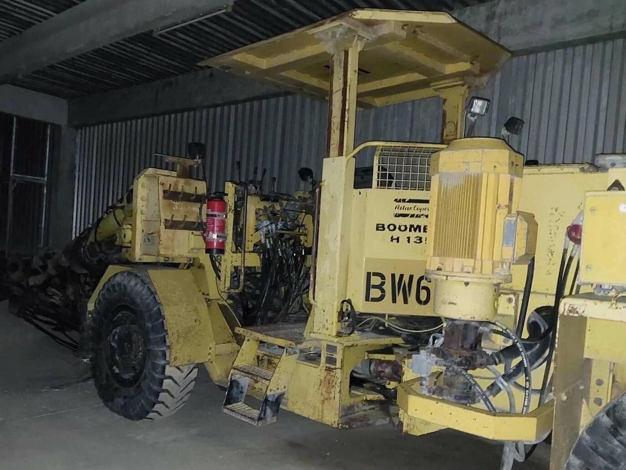 Atlas Copco H 135 - Tünel sondaj makinesi: fotoğraf 1 Atlas Copco H 135 - Tünel sondaj makinesi: fotoğraf 1