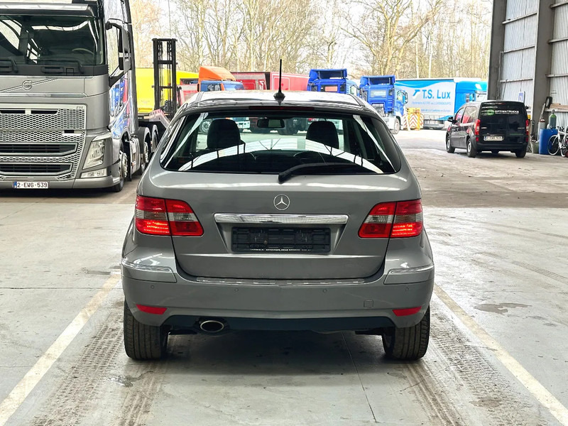 Mercedes-Benz B-Klasse 180 CDI - Sedan araba: fotoğraf 4 Mercedes-Benz B-Klasse 180 CDI - Sedan araba: fotoğraf 4