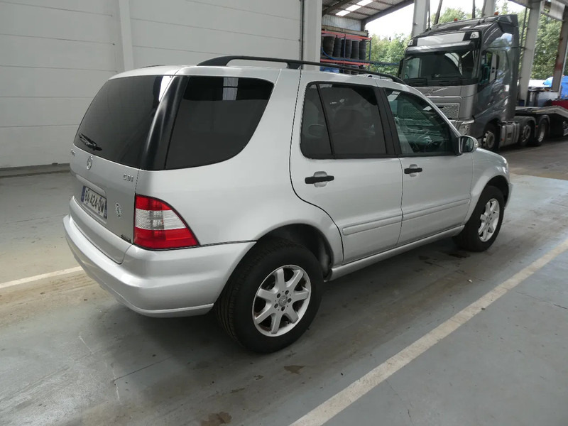 Mercedes-Benz M-Klasse ML 270 CDI 4x4 - SUV: fotoğraf 5 Mercedes-Benz M-Klasse ML 270 CDI 4x4 - SUV: fotoğraf 5