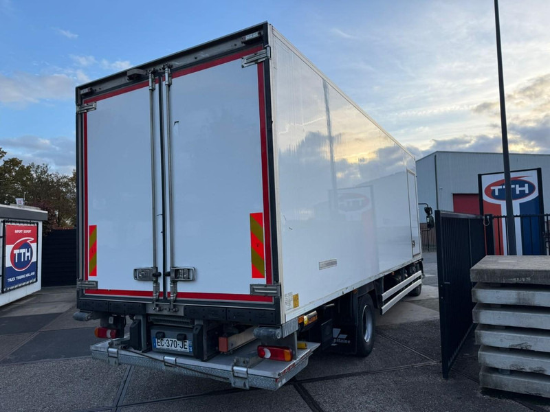 Renault D210.14 Frigobox Multitemp + Taillift THERMO KING T800R - Refrijeratör kamyon: fotoğraf 3 Renault D210.14 Frigobox Multitemp + Taillift THERMO KING T800R - Refrijeratör kamyon: fotoğraf 3