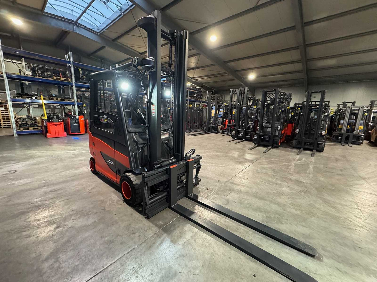 06/2023 SERVICE + UVV 11/2026 LINDE E35HL 3.500KG 3.+4. VALVE 180CM FORK ADJUSTER ELECTRIC FORKLIFT 8.839 HOURS - Forklift: fotoğraf 2 06/2023 SERVICE + UVV 11/2026 LINDE E35HL 3.500KG 3.+4. VALVE 180CM FORK ADJUSTER ELECTRIC FORKLIFT 8.839 HOURS - Forklift: fotoğraf 2