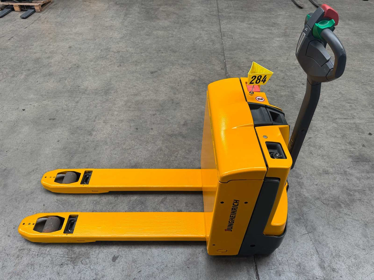 10/2024 SERVICE+UVV 10/2026 JUNGHEINRICH EJE116 1,600KG PALLET TRUCK ANT 2,198 HOURS - Forklift: fotoğraf 5 10/2024 SERVICE+UVV 10/2026 JUNGHEINRICH EJE116 1,600KG PALLET TRUCK ANT 2,198 HOURS - Forklift: fotoğraf 5