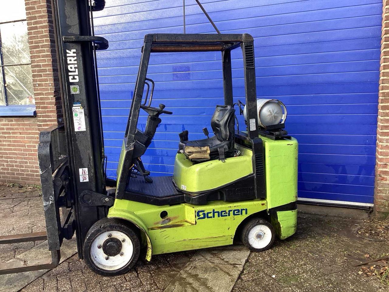 1999 CLARK CGC30 FORKLIFT 7300 MM - Forklift: fotoğraf 5 1999 CLARK CGC30 FORKLIFT 7300 MM - Forklift: fotoğraf 5