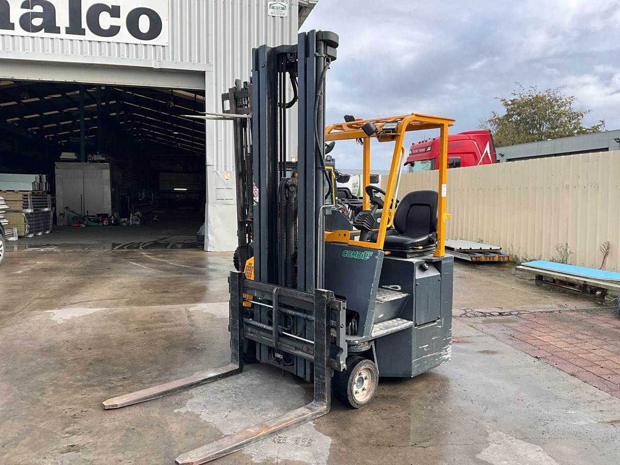 2003 COMBILIFT C2500CB FORKLIFT 4-WAY - Forklift: fotoğraf 1 2003 COMBILIFT C2500CB FORKLIFT 4-WAY - Forklift: fotoğraf 1