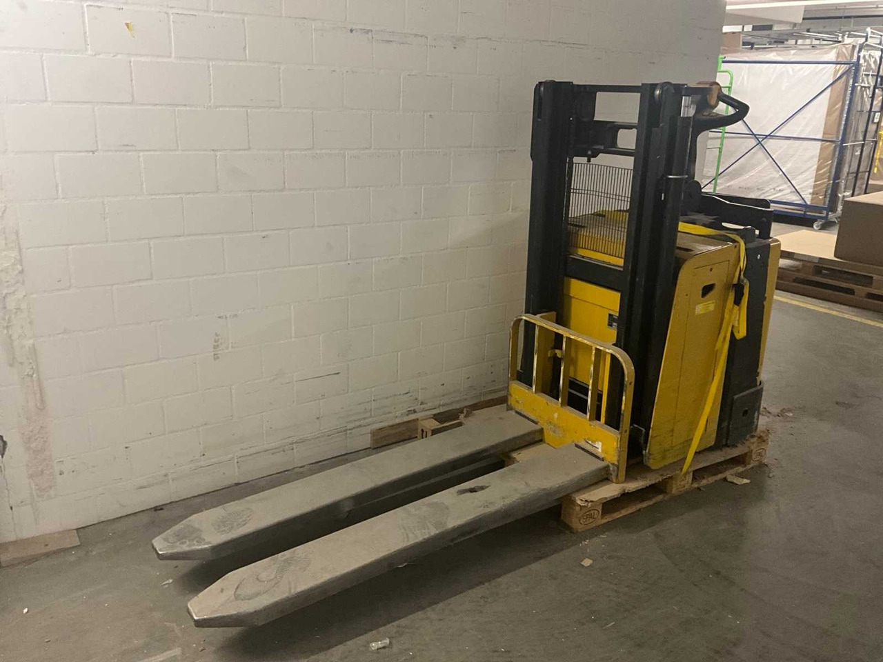 2007 YALE MP20XD-2100 PEDESTRIAN STACKER - Forklift: fotoğraf 1 2007 YALE MP20XD-2100 PEDESTRIAN STACKER - Forklift: fotoğraf 1