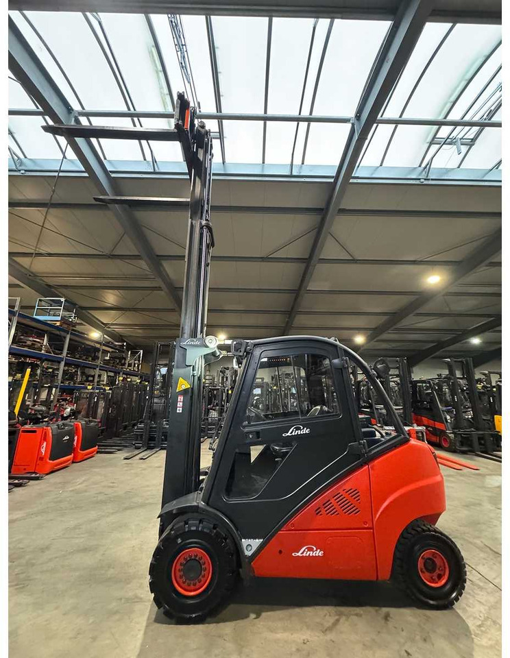 2010 LINDE H30D-01 3.000KG 3.+4. VALVE FORK ADJUSTER TRIPLEX DIESEL FORKLIFT FORKLIFT 10,482 HOURS. - Forklift: fotoğraf 4 2010 LINDE H30D-01 3.000KG 3.+4. VALVE FORK ADJUSTER TRIPLEX DIESEL FORKLIFT FORKLIFT 10,482 HOURS. - Forklift: fotoğraf 4