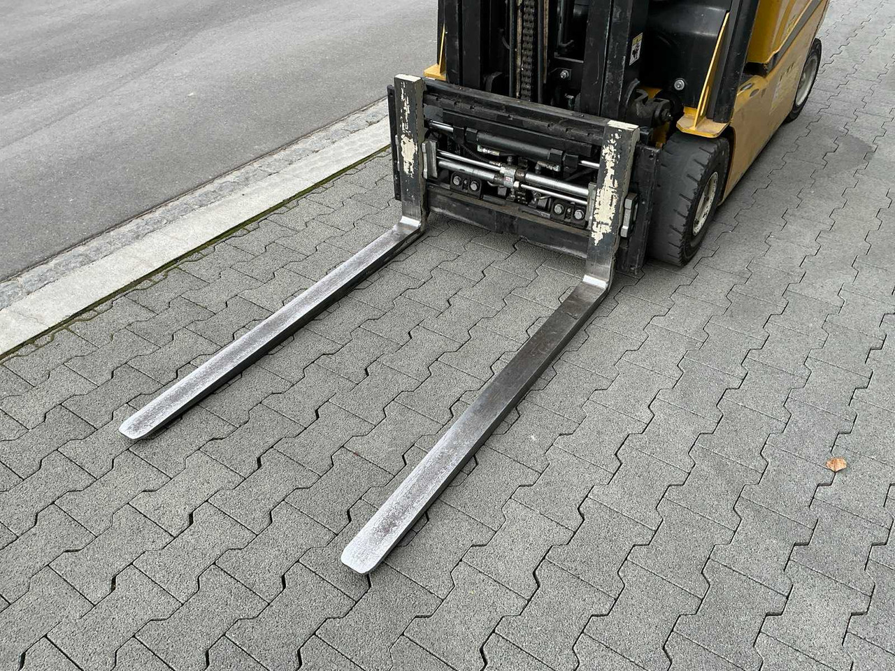 2015 YALE ERP16VF MWB FORKLIFT - Forklift: fotoğraf 5 2015 YALE ERP16VF MWB FORKLIFT - Forklift: fotoğraf 5