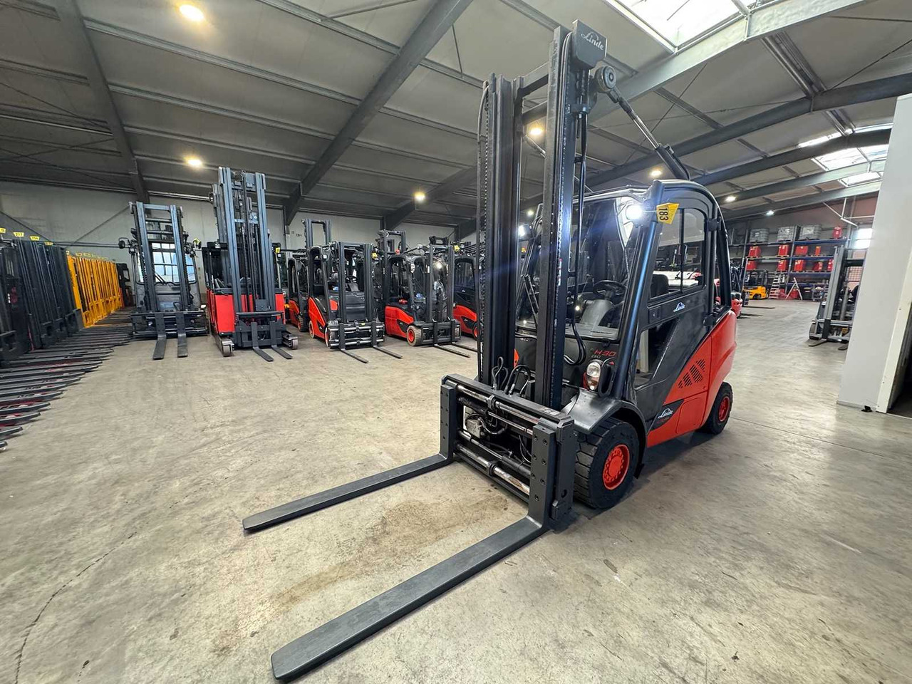 2016 LINDE H30T 3.000KG 3.+4TH VALVE FORK ADJUSTER GAS FORKLIFT FORKLIFT - Forklift: fotoğraf 2 2016 LINDE H30T 3.000KG 3.+4TH VALVE FORK ADJUSTER GAS FORKLIFT FORKLIFT - Forklift: fotoğraf 2