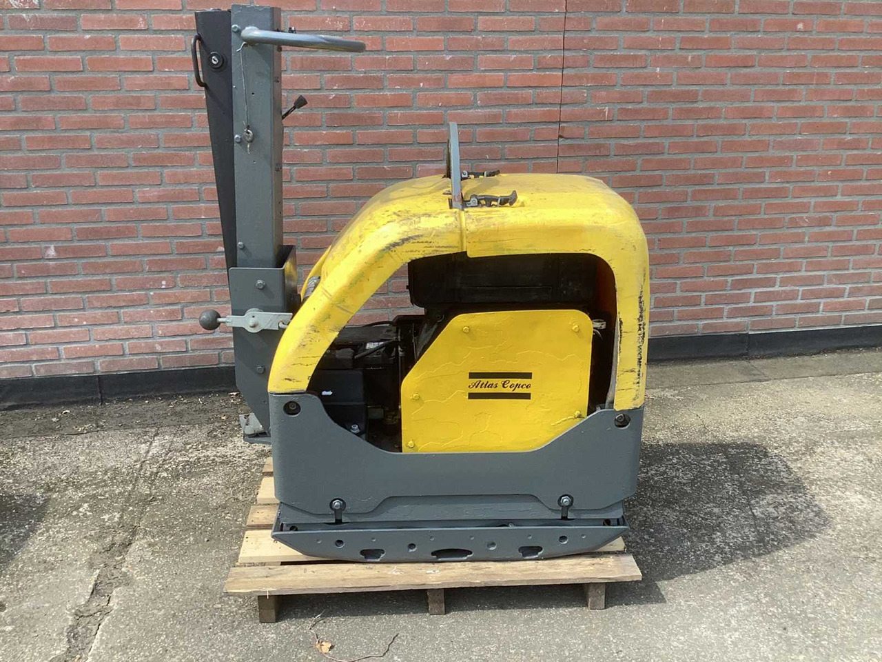 ATLAS COPCO LG504 - Titreşimli kompaktör: fotoğraf 1 ATLAS COPCO LG504 - Titreşimli kompaktör: fotoğraf 1