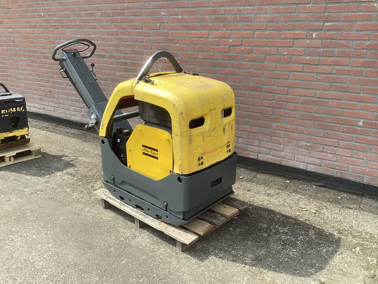 ATLAS COPCO LG504 - Titreşimli kompaktör: fotoğraf 4 ATLAS COPCO LG504 - Titreşimli kompaktör: fotoğraf 4
