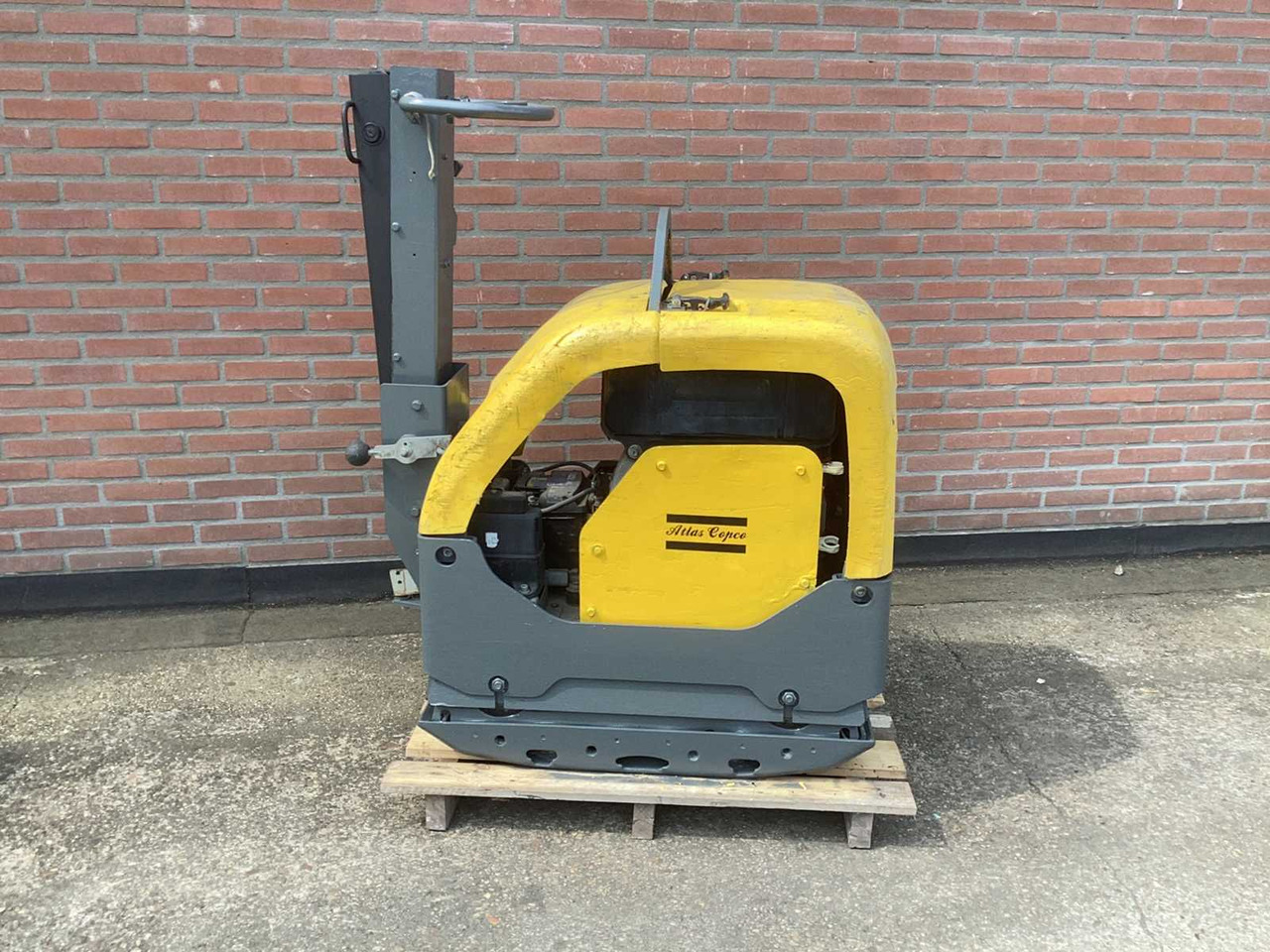 ATLAS COPCO LG504 - Titreşimli kompaktör: fotoğraf 1 ATLAS COPCO LG504 - Titreşimli kompaktör: fotoğraf 1