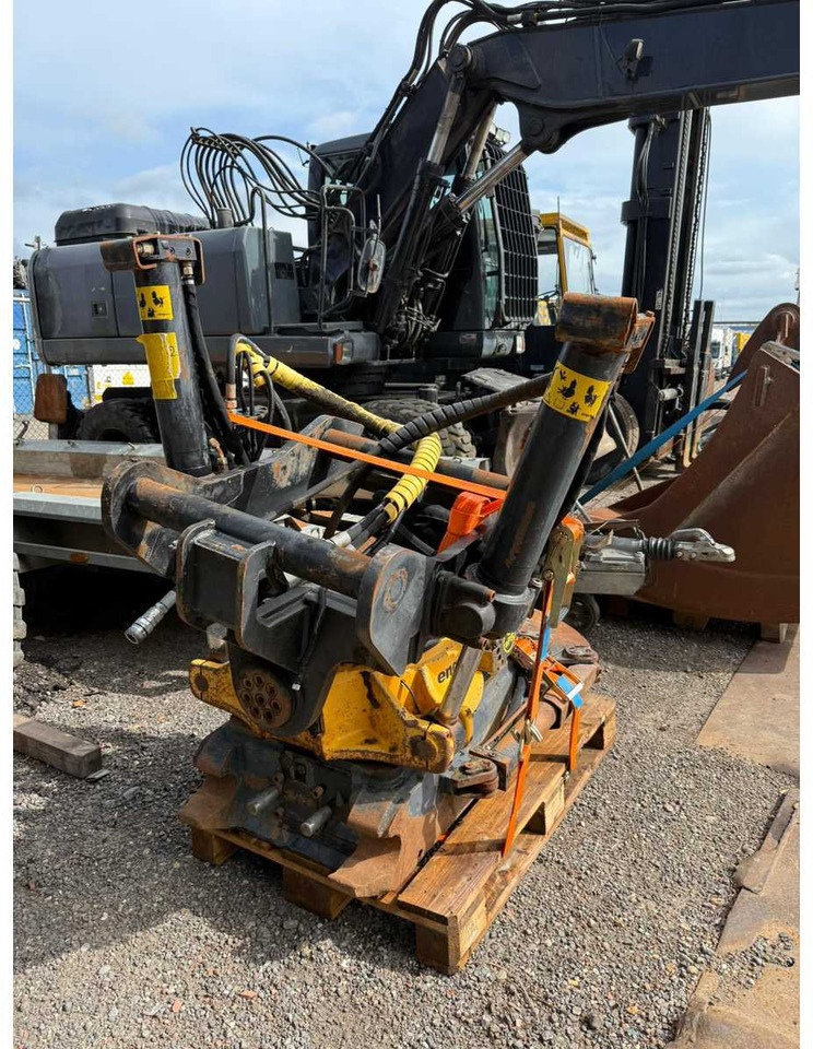 Engcon 233SP-QS80CR - Ataşman - İş makinaları: fotoğraf 1 Engcon 233SP-QS80CR - Ataşman - İş makinaları: fotoğraf 1