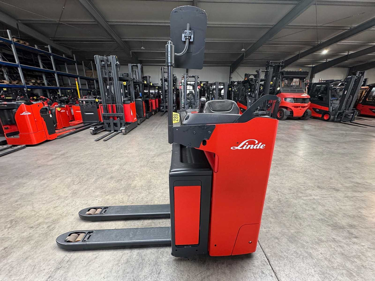 BATTERY 46/2023 BJ.2020 SERVICE + UVV 08/2026 LINDE T20R PALLET TRUCK STACKER ANT 4,715 HOURS - Forklift: fotoğraf 1 BATTERY 46/2023 BJ.2020 SERVICE + UVV 08/2026 LINDE T20R PALLET TRUCK STACKER ANT 4,715 HOURS - Forklift: fotoğraf 1