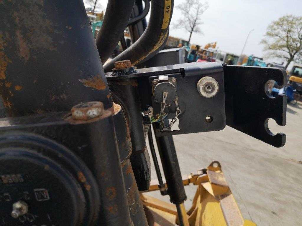 Buldozer CATERPILLAR D6T LGP: fotoğraf 35